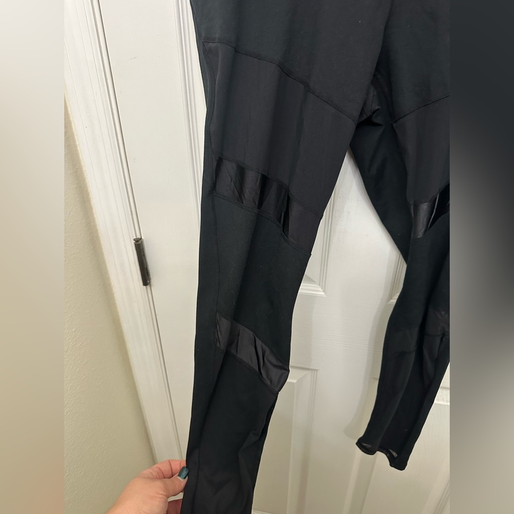 Fabletics black and mesh leggings size 1X - Picture 3 of 7